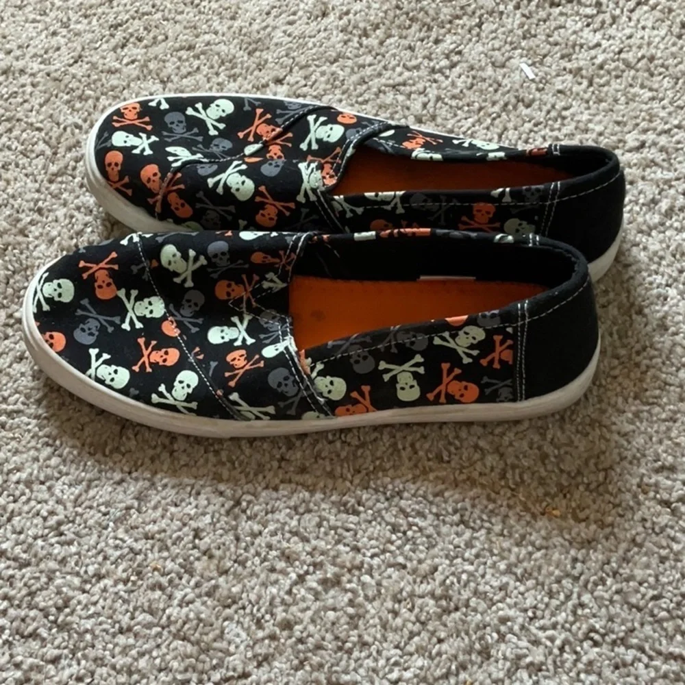 Woman’s Tommy Bahama shoes